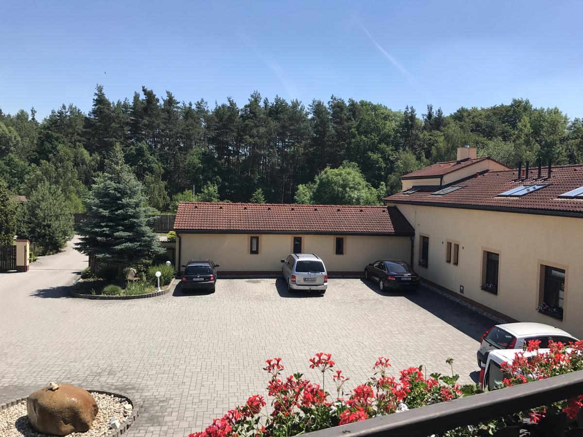 Penzion Parkur Hrobice Buitenkant foto